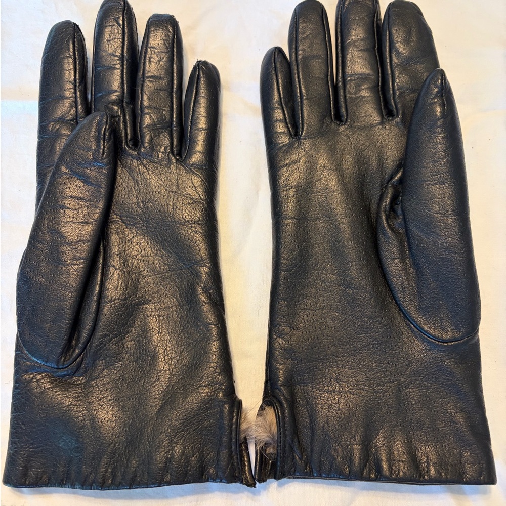 Women’s Black Leather Gloves